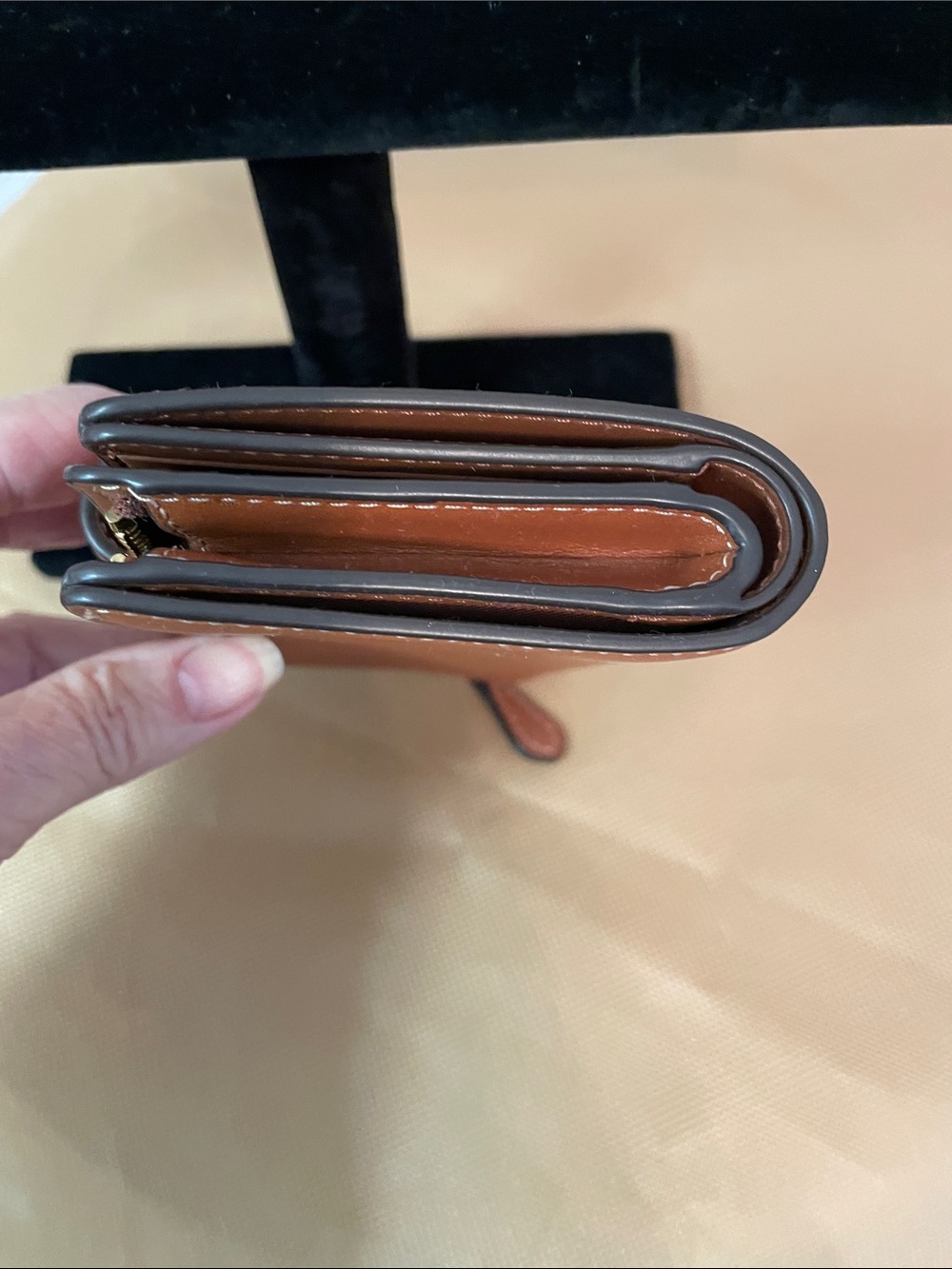 Authentic Coach Leather Gold / Tan  Snap Wallet - with Gold Coach Logo - Picture 11 of 13